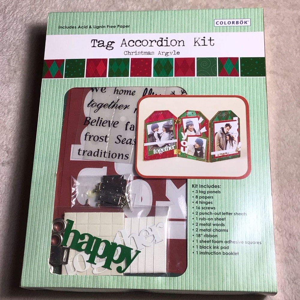 Colorbok Tag Accordion Kit - Christmas Argyle